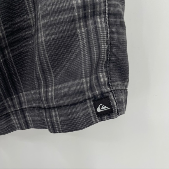 Quiksilver Amphibians Hybrid Men's 32 Gray Plaid Surfer Skater Y2K Swim Trunks - Picture 7 of 12